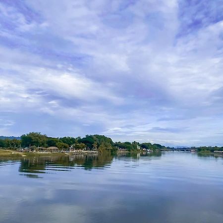Hotel Tara Raft Kanchanaburi Zewnętrze zdjęcie